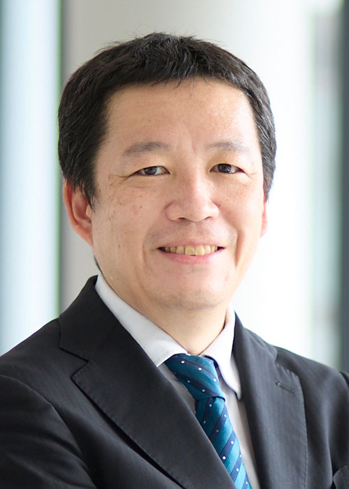 会長　片岡　雅晴